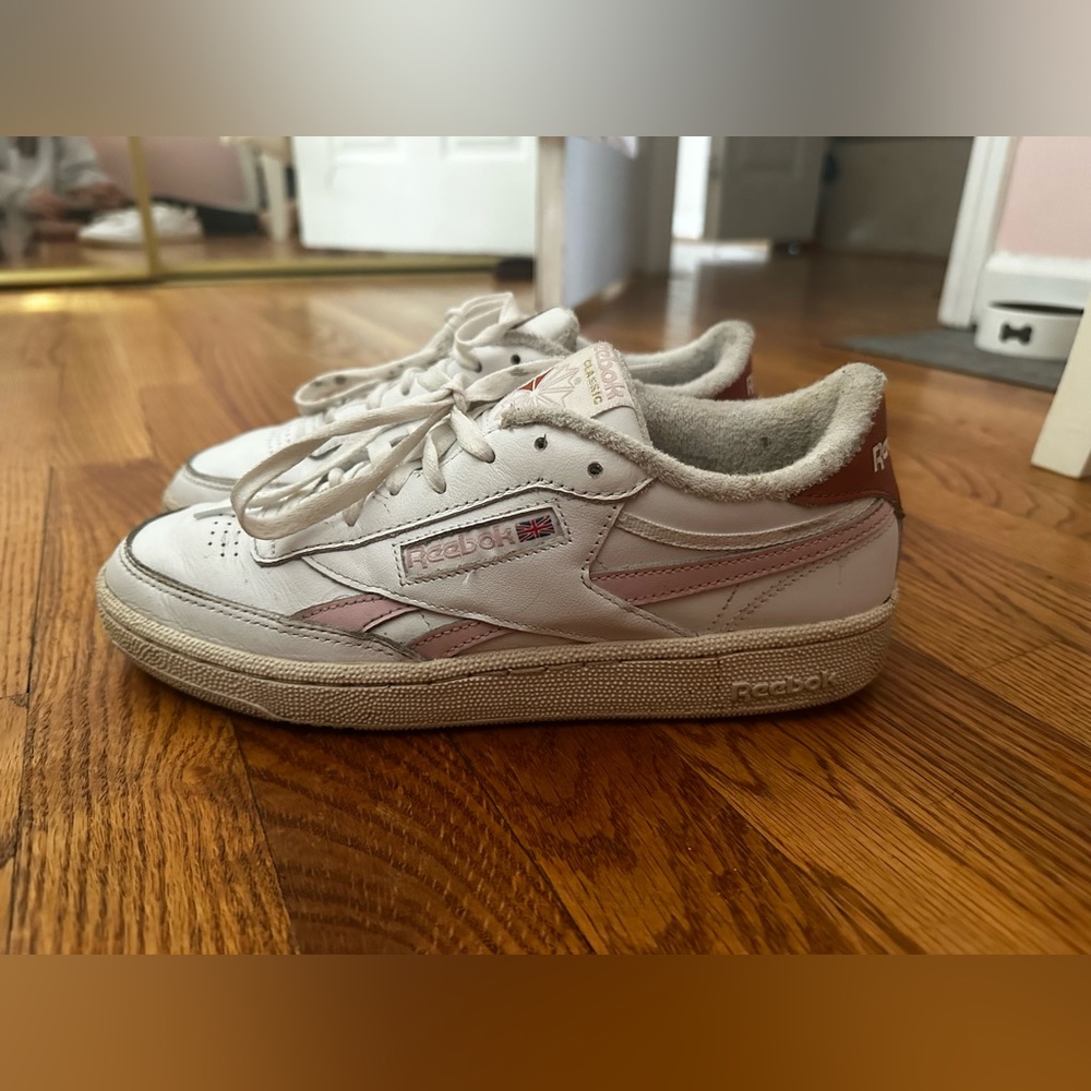 Size 9 Reebok C 85’a